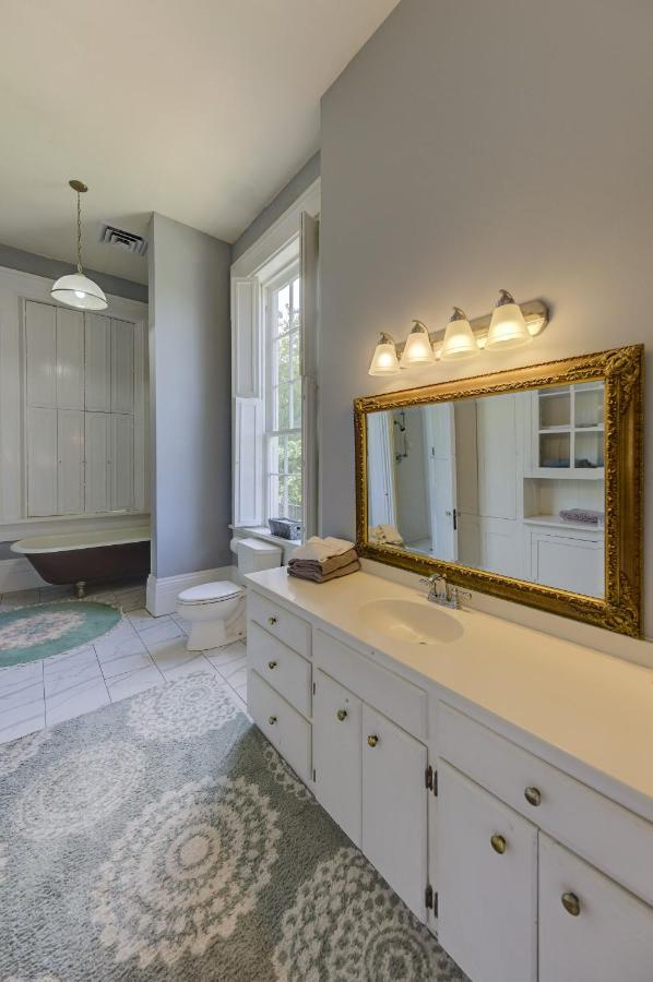 Deluxe Family Suite