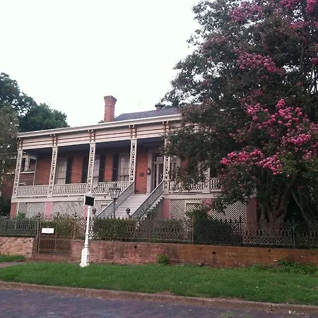 Corners Mansion Inn - A Bed And Breakfast-3